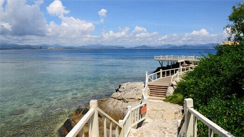 金玲18元自助小火锅加盟在兰州市开店优势大吗，在兰州市开旋转小火锅加盟店利润到底高不高